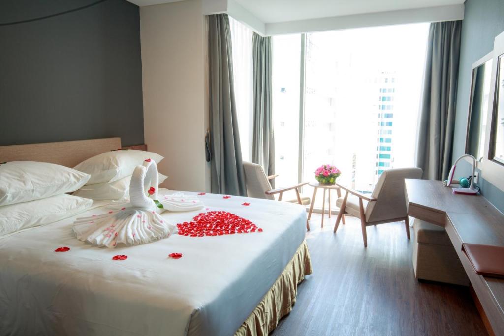 Phòng Deluxe Đôi hoặc 2 giường đơn nhìn ra 1 góc biển