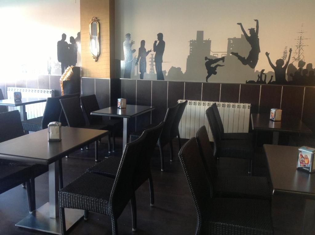 A seating area at Hostal San Froilan