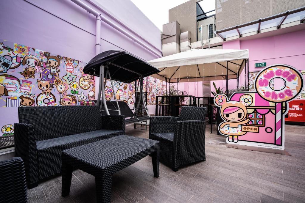 Khu vực ghế ngồi tại The Quay Hotel
