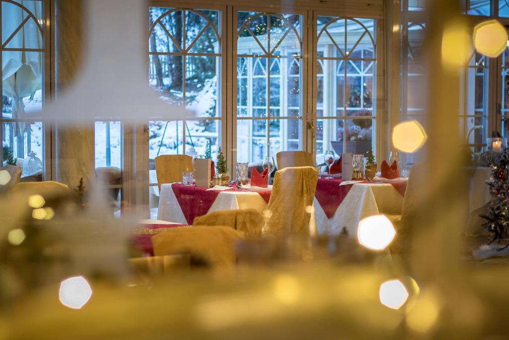 Restaurace v ubytování Hotel Magdalena im Zillertal - Urlaub mit Hund