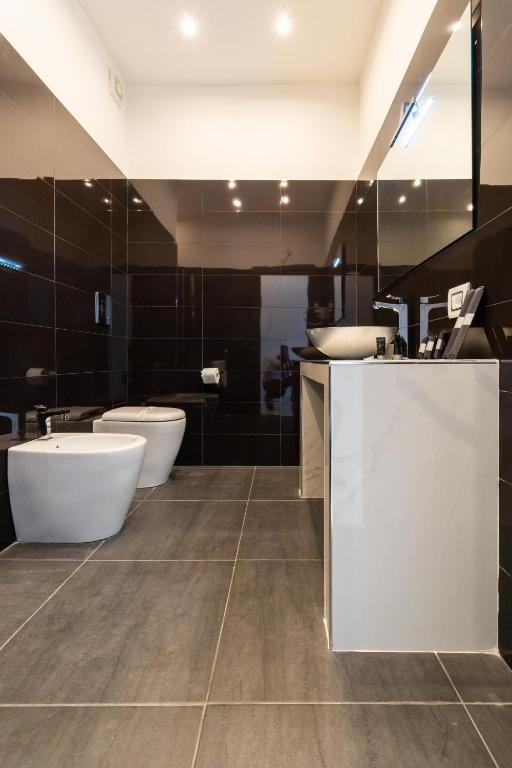 Koupelna v ubytování Tiffany & Babylon Luxury Stay
