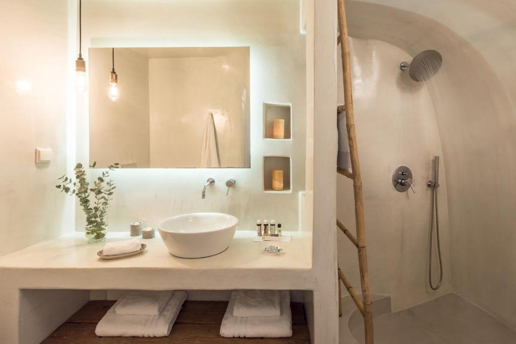 Koupelna v ubytování Cocoon Suites