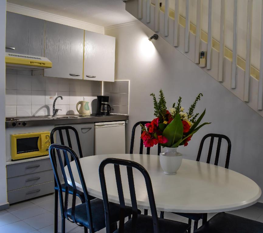 Govino Bay - Wohnung Mit Zwei Schlafzimmern Mit Gartenansicht