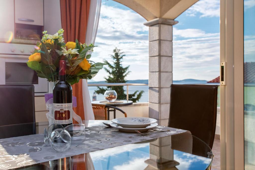 Apartments Jakic 1 - 11