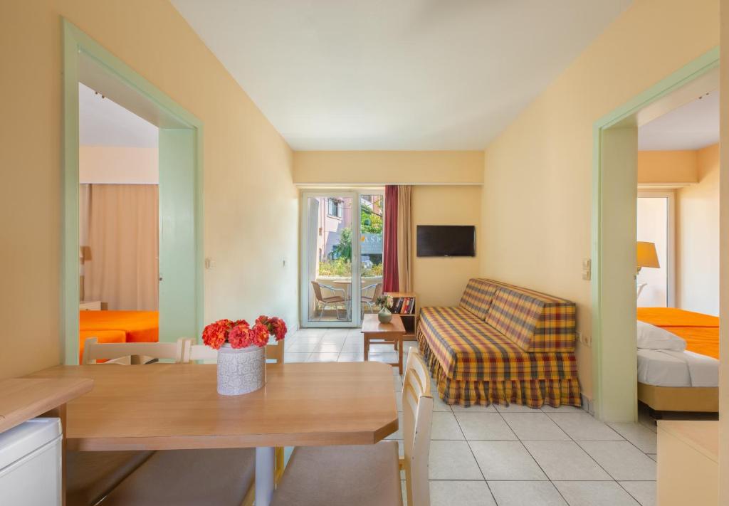 Pavlos Hotel - Apartamento Familiar De Dos Dormitorios