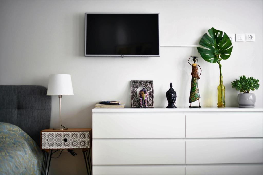 Andrea Apartments - Housity