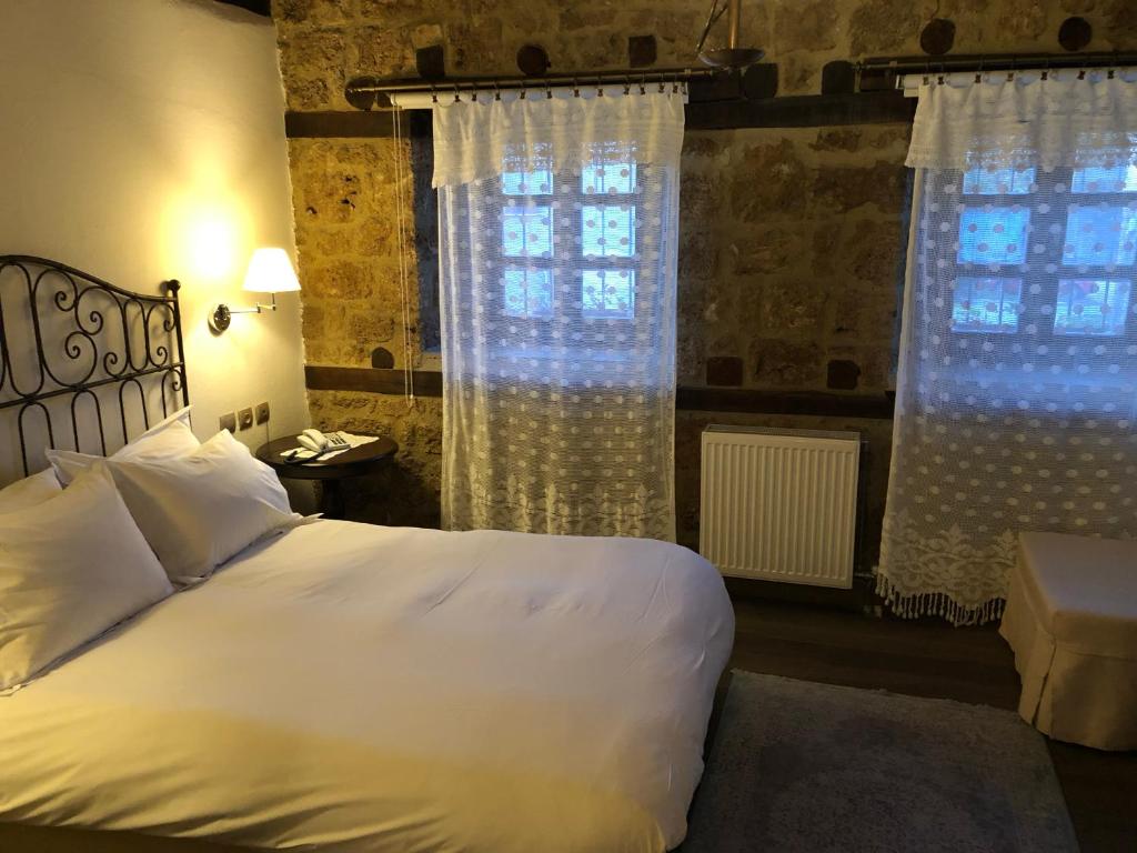 Varosi 4 Seasons - 9