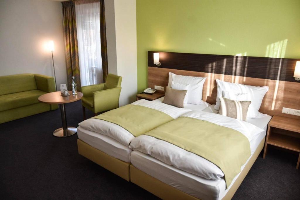 Martins Klause Airport Messe Hotel - Self Check-In - Superior Double Room With Balcony