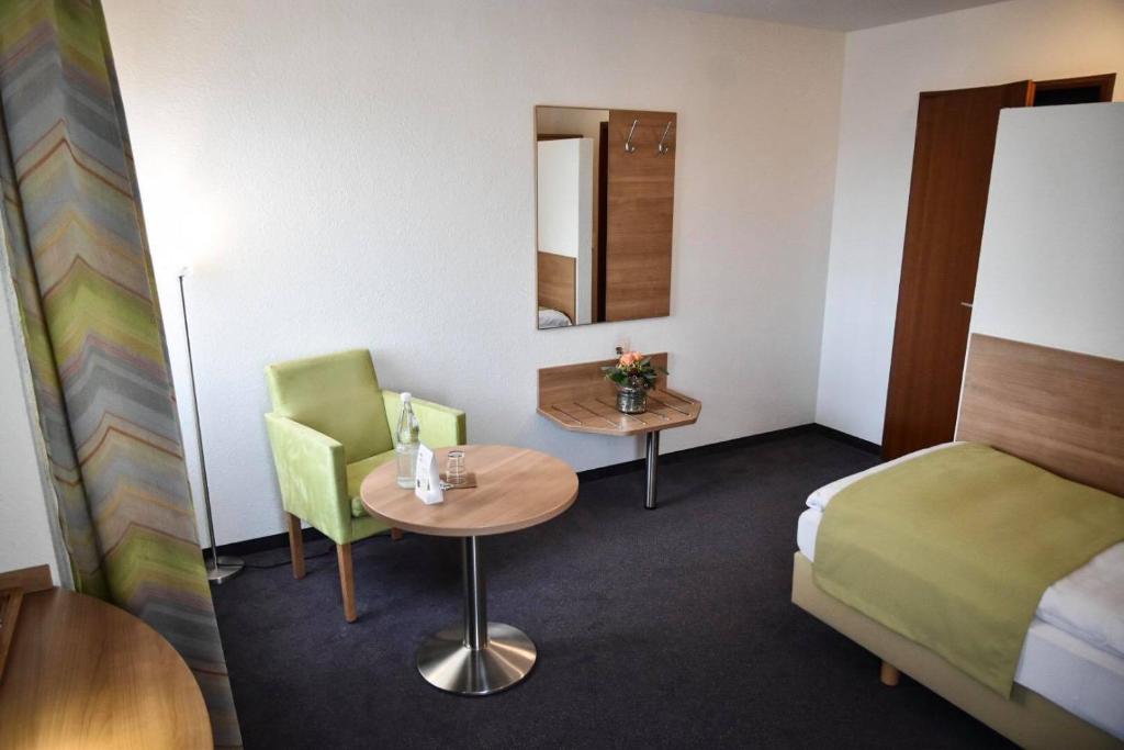 Martins Klause Airport Messe Hotel - Self Check-In - Superior Single Room