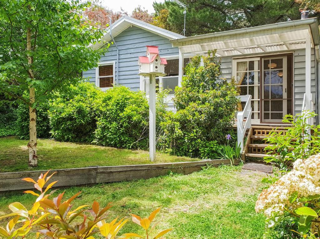 O grădină în afara Bidwell Cottage