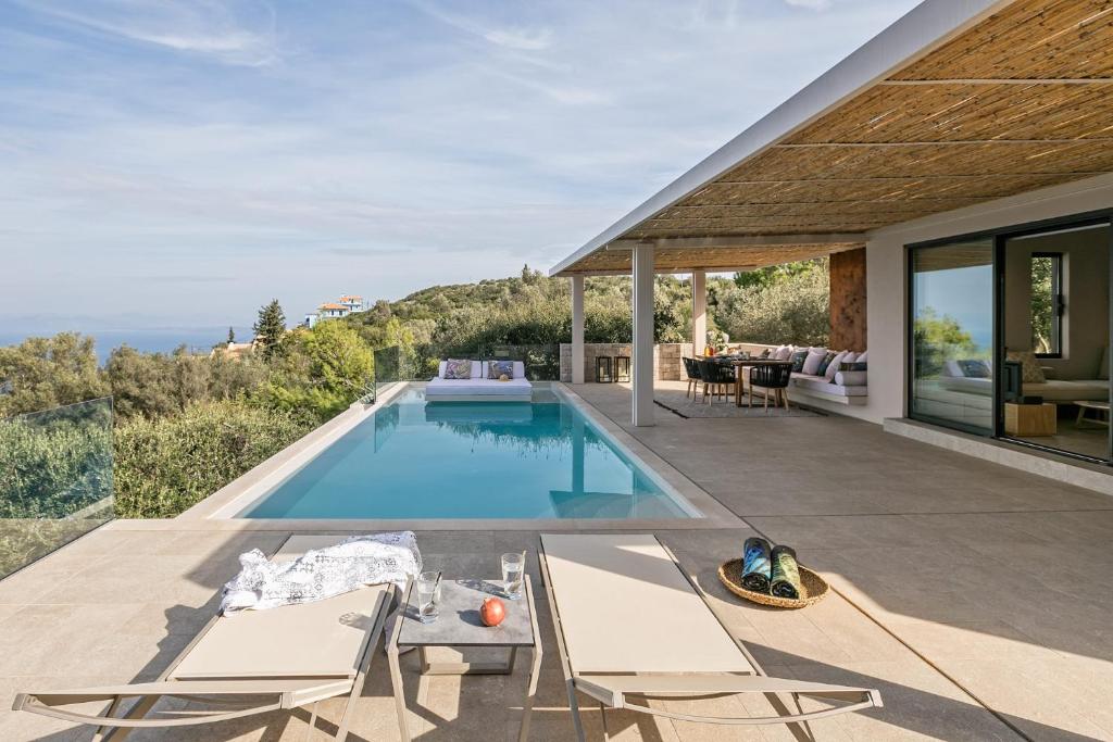 Artblue Villas Tsoukaladhes photo 2