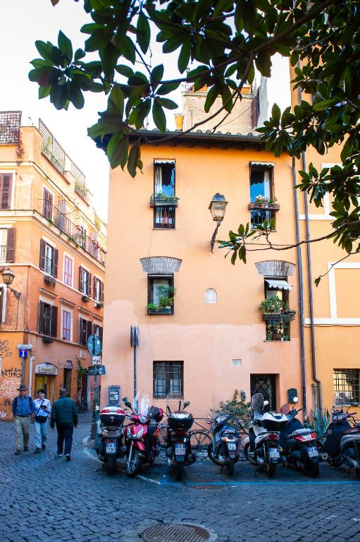 رزرو هتل، CasaJusta Trastevere | 09197245266
