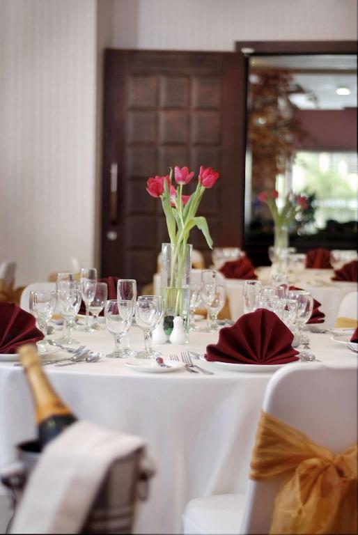 Restaurace v ubytování Royal Palm Hotel & Conference Center Cengkareng