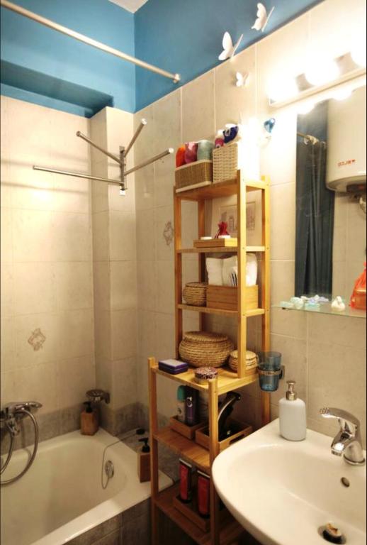 Kúpeľňa v ubytovaní Mets Area, Hip, Tasteful & Ultra Convenient Studio for 2