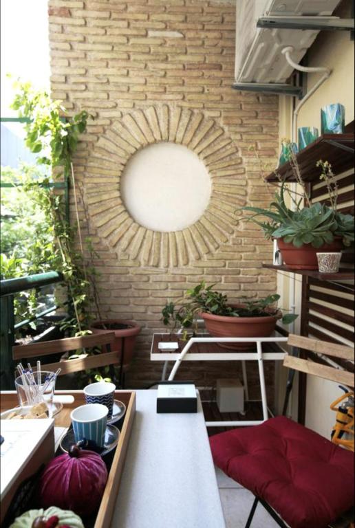 Posedenie v ubytovaní Mets Area, Hip, Tasteful & Ultra Convenient Studio for 2