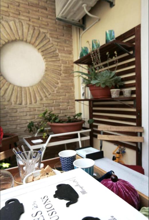 Posedenie v ubytovaní Mets Area, Hip, Tasteful & Ultra Convenient Studio for 2