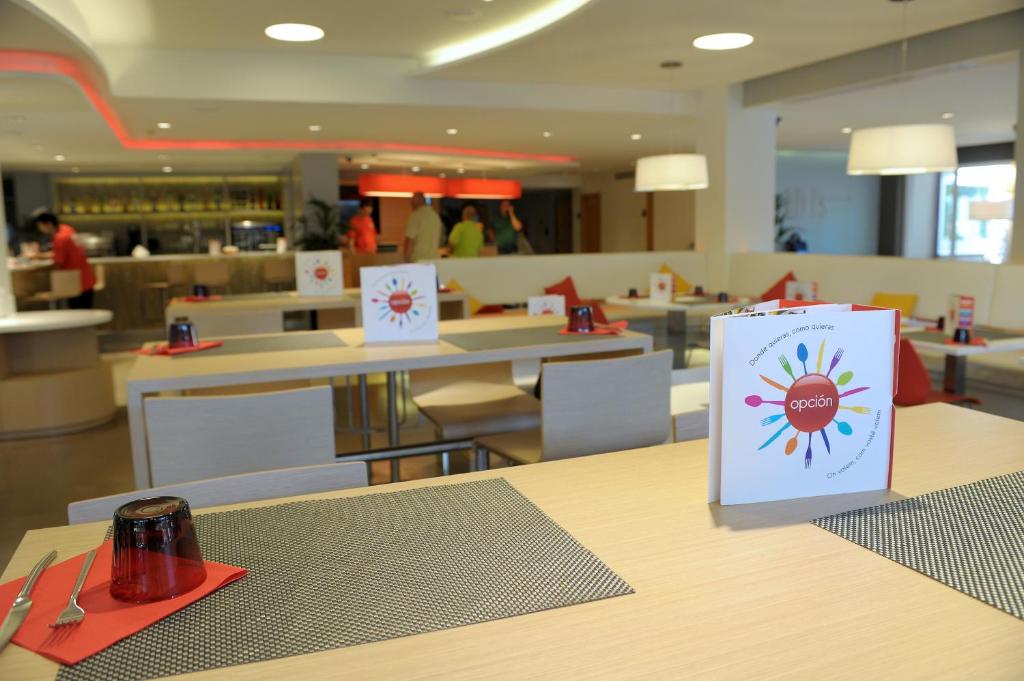 Restaurace v ubytování Ibis Cornella