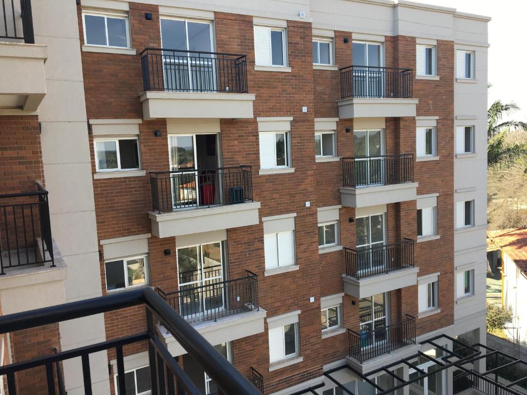  Apartamento novíssimo em Granja Viana