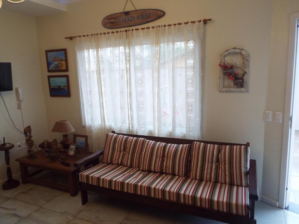  Casa 3 dormitórios sendo uma suíte com ar