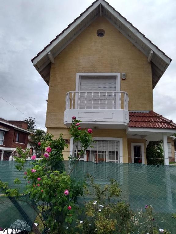 Avenida 5 1052 – Photos 1