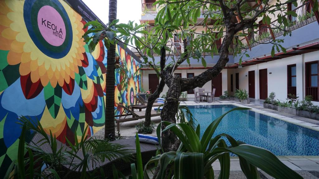 Bazén v ubytování RedDoorz near Legian Street nebo v jeho okolí