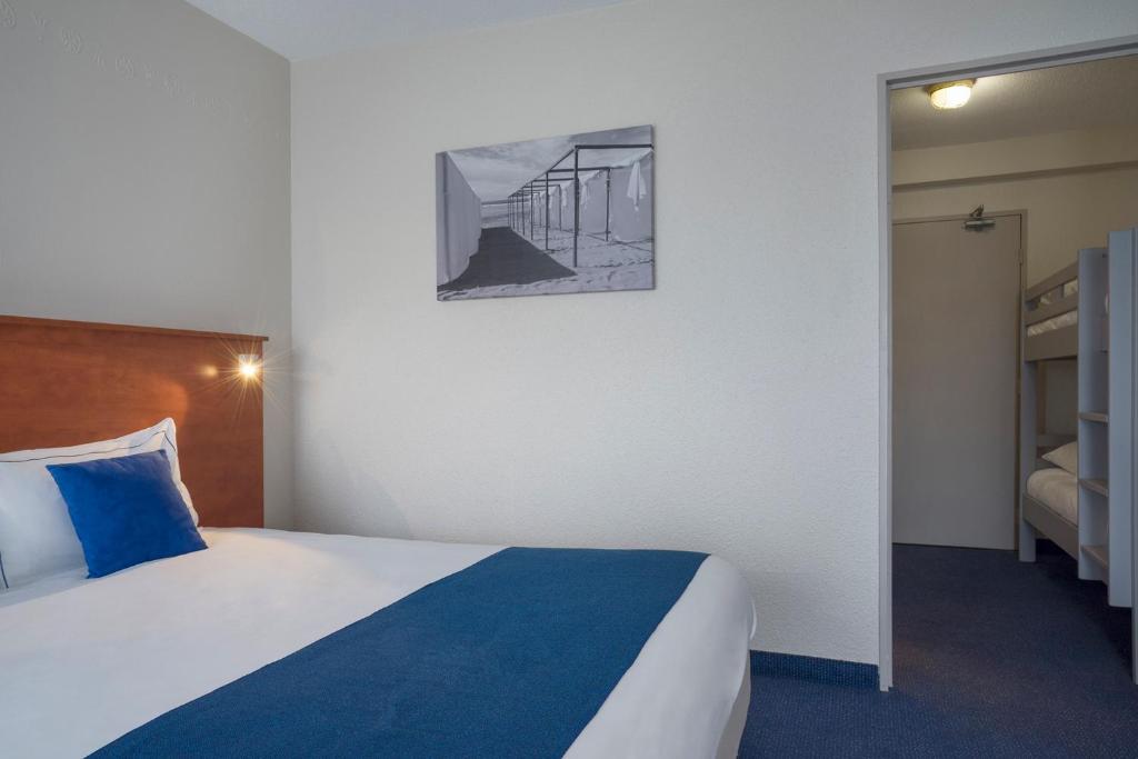 The Originals Boutique, Hôtel Admiral's, Les Sables-d'Olonne - Family Room With City View