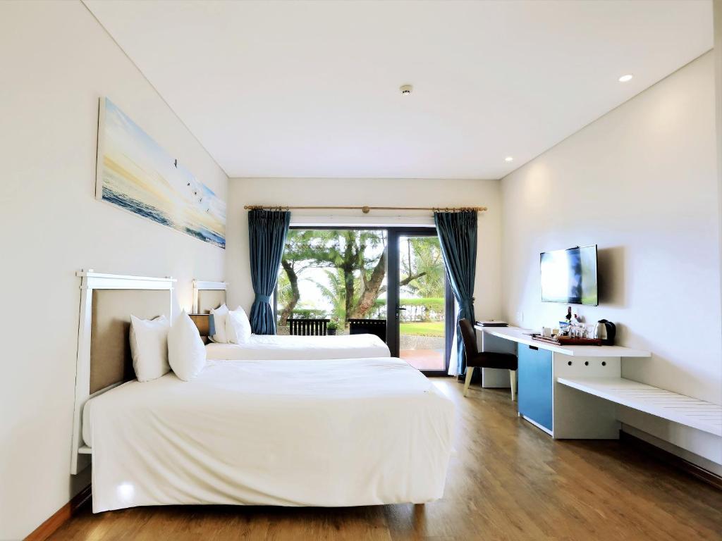 Ocean Bungalow Double Room with Terrace and Bathtub