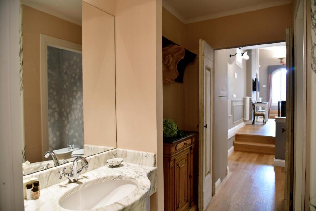 La Croce d'Oro Santa Croce Suite Apartments - 18