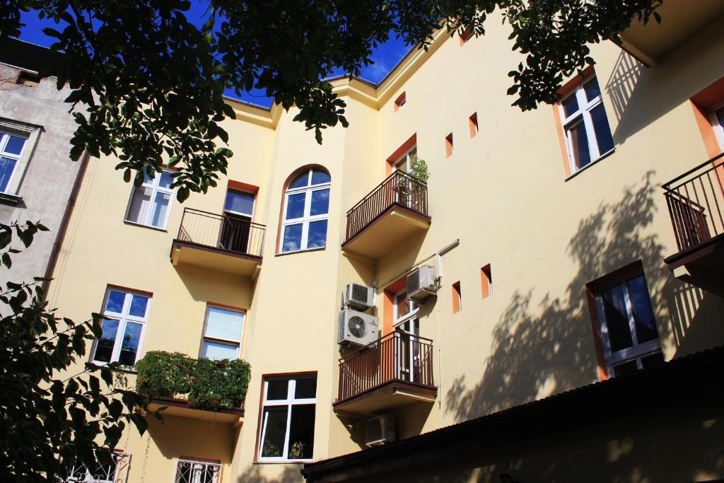 Budova, v ktorej sa apartmánový hotel nachádza