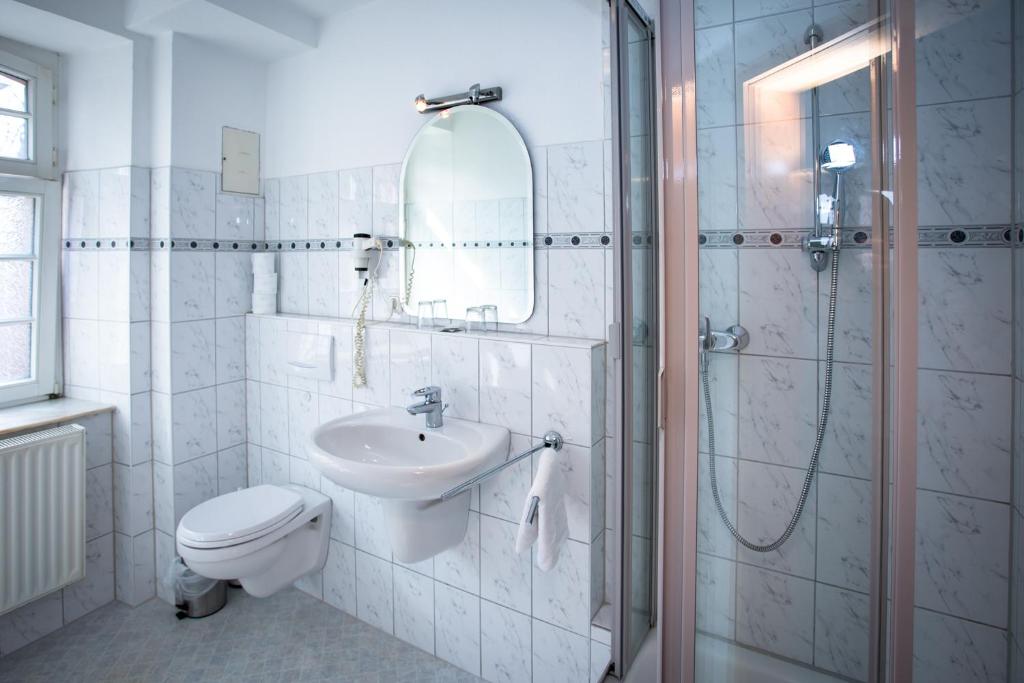 Koupelna v ubytování Hotel Ratskeller