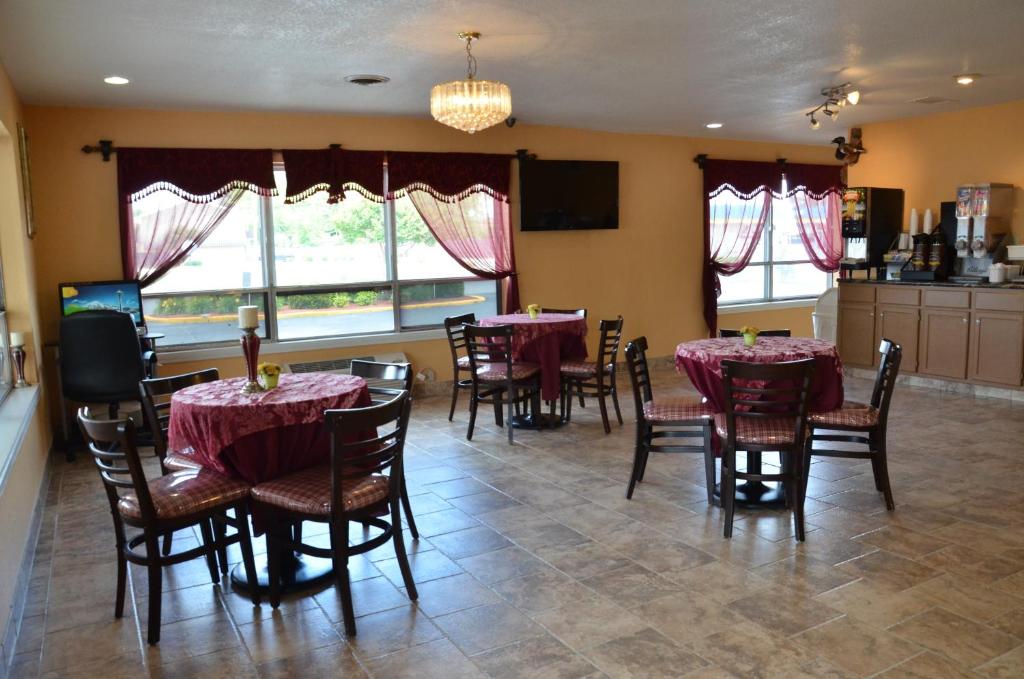 FairBridge Inn Express Stuttgart - King Room - Non-Smoking