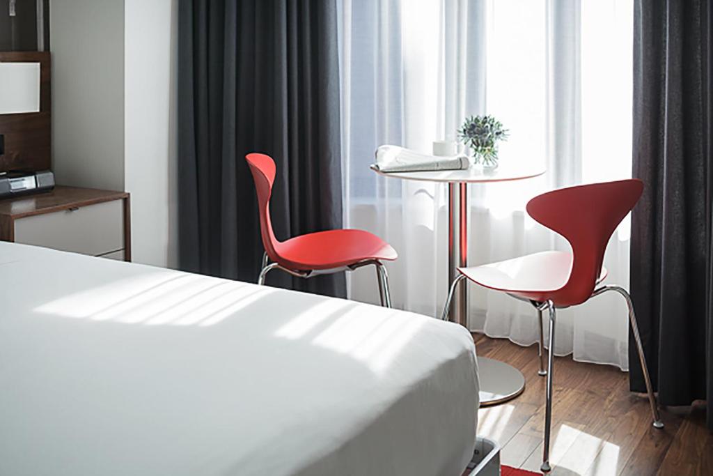 The Revolution Hotel photo