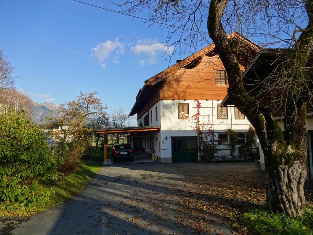Budova, v ktorej sa apartmán nachádza
