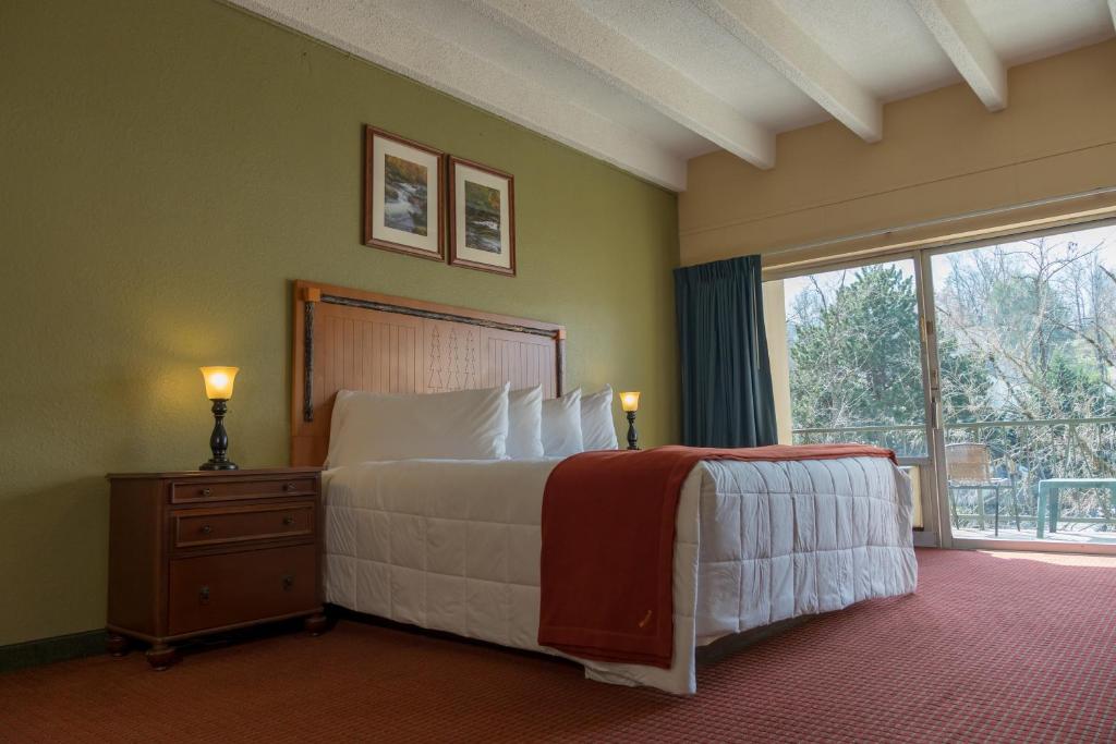 River Terrace Resort & Convention Center - 