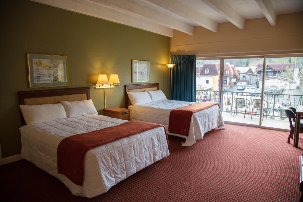 River Terrace Resort & Convention Center - 