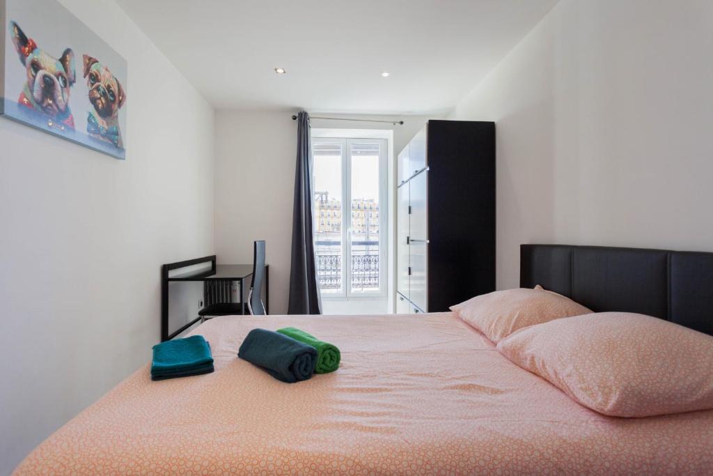 Un ou plusieurs lits dans un hébergement de l'établissement LA CASA REINE JEANNE- CENTRAL prés de la gare - WIFI - PARKING - Neuf ET CONFORT
