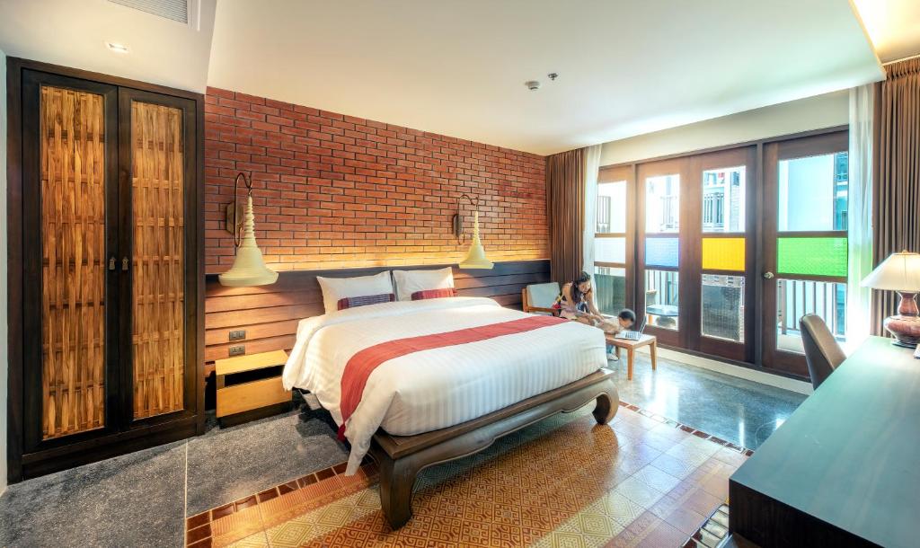 Monkham Village Hat Yai - Superior King Pool View