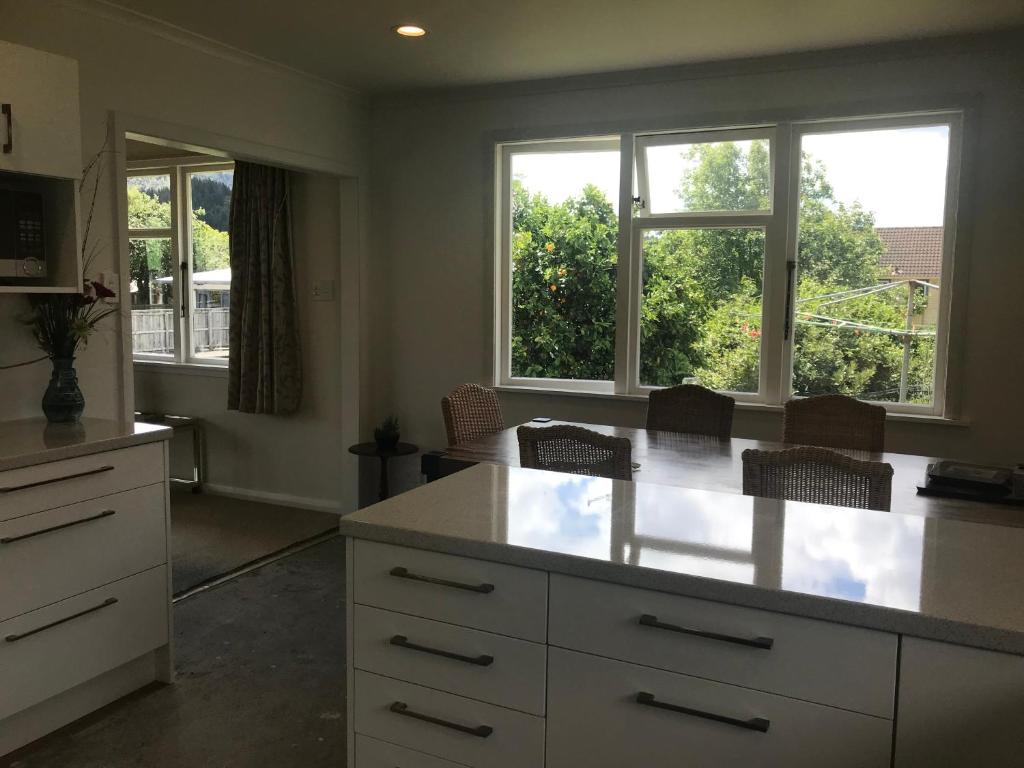 Close to Picton Town - Resim 20