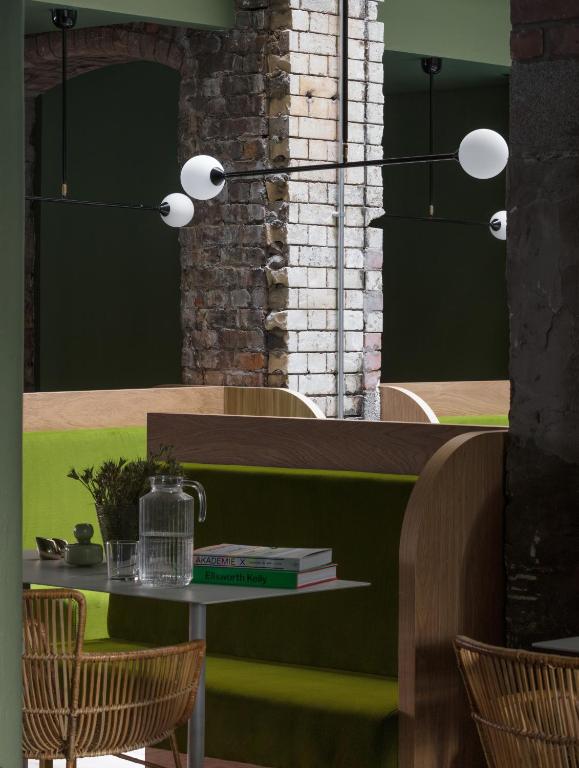 Whitworth Locke - Resim 26