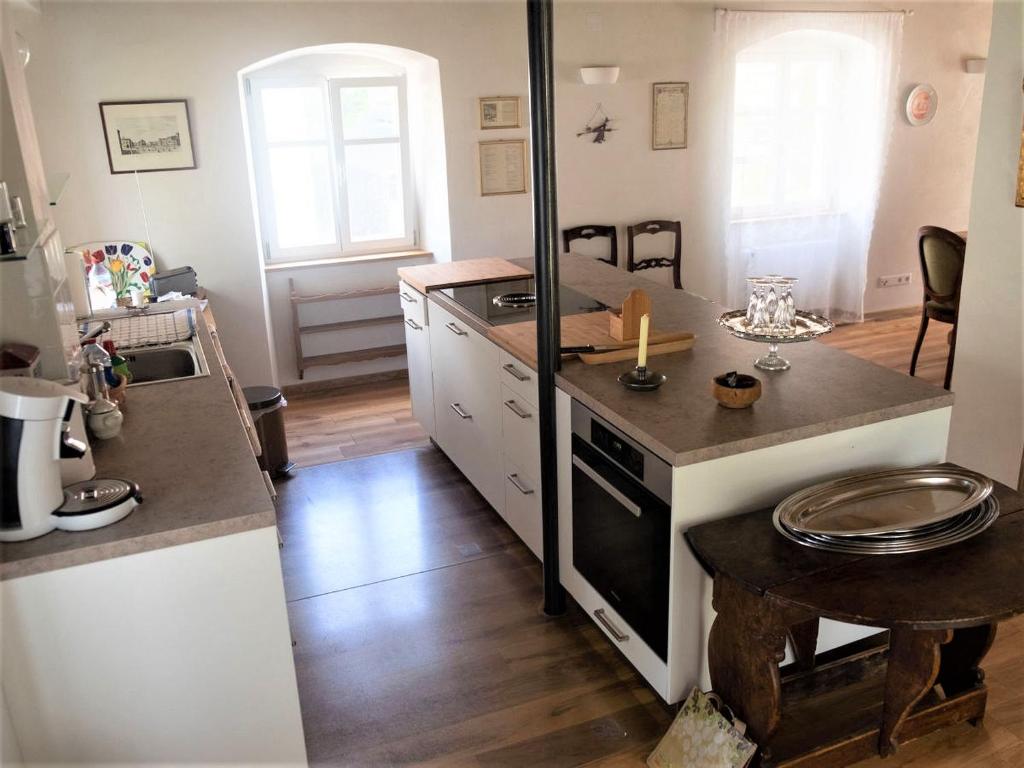 Kuchyň nebo kuchyňský kout v ubytování Ferienhaus Zur Alten Dame