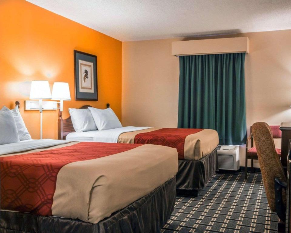Econo Lodge Eufaula South - Double Room With Two Double Beds - Non-Smoking