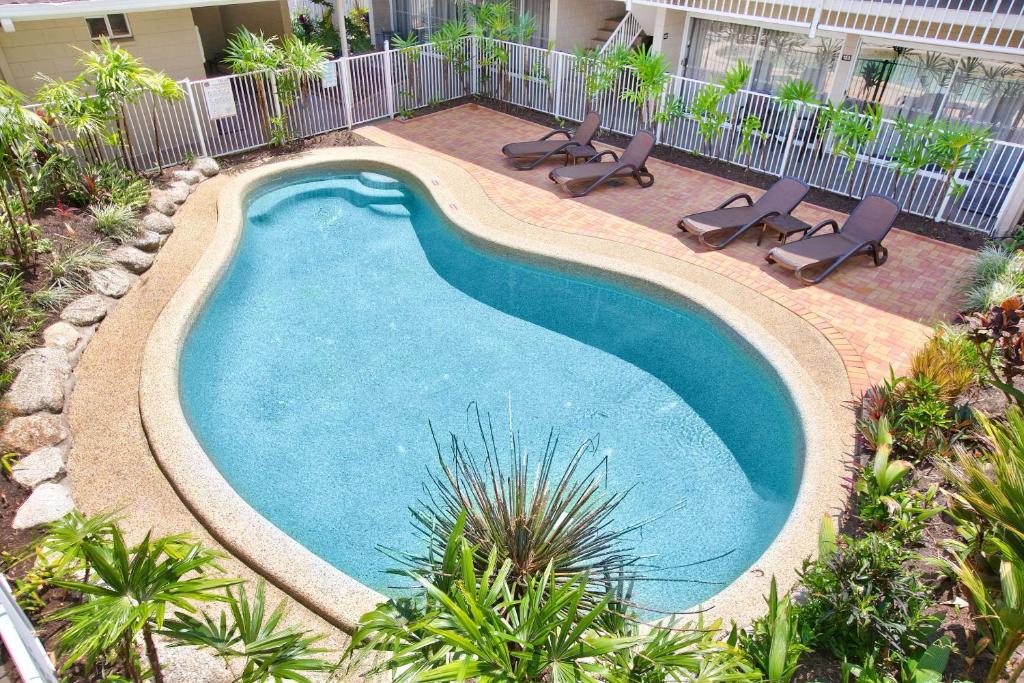 Bazén v ubytování Comfort Inn Cairns City nebo v jeho okolí