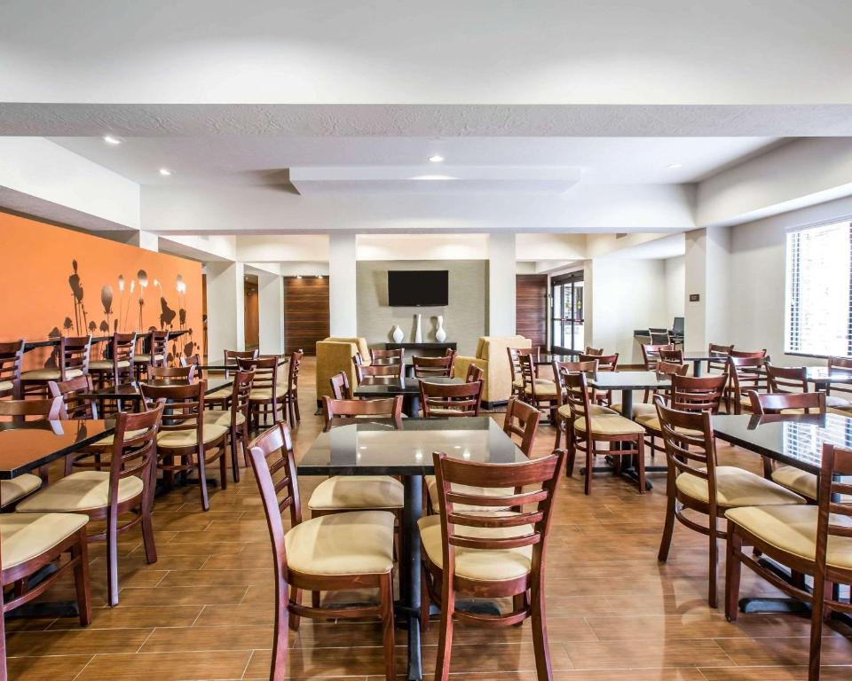 Restaurace v ubytování Sleep Inn & Suites Page at Lake Powell