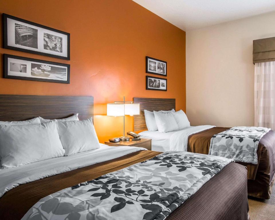 Postel nebo postele na pokoji v ubytování Sleep Inn & Suites Page at Lake Powell