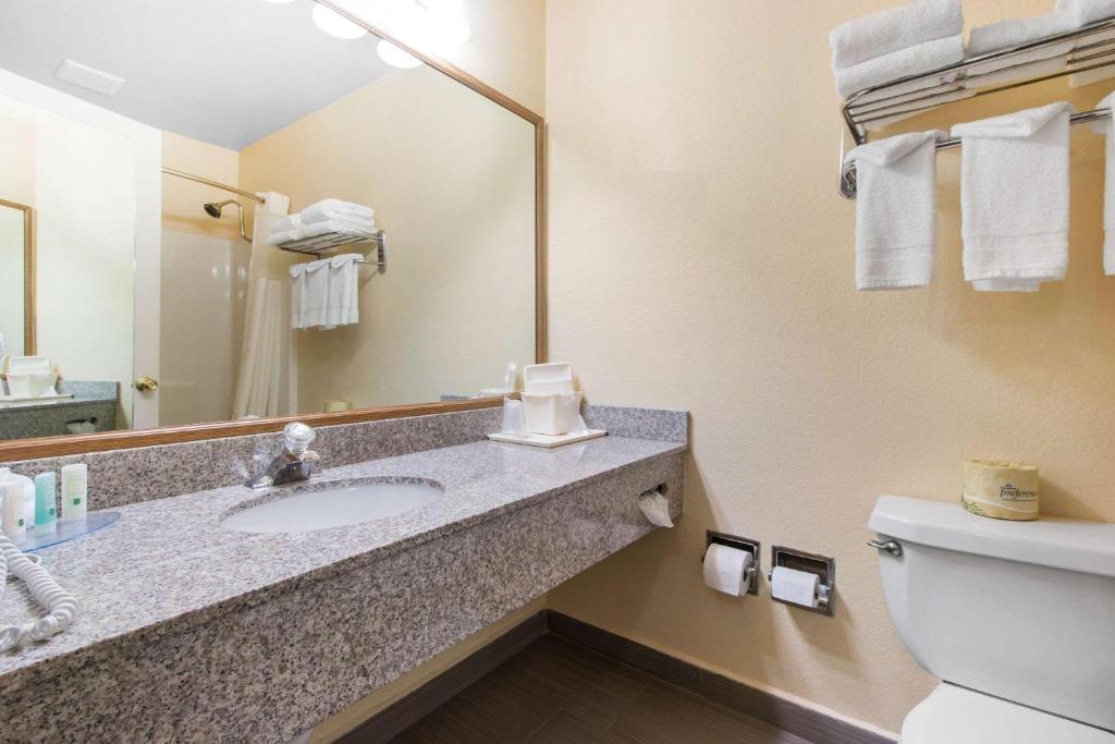 Quality Inn & Suites Crescent City Redwood Coast - Standaard Kamer Met Kingsize Bed - Niet-Rokers