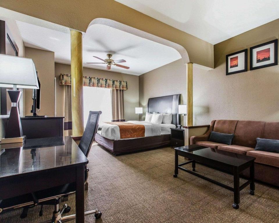 Comfort Suites Bakersfield - King Suite - Non-fumeur