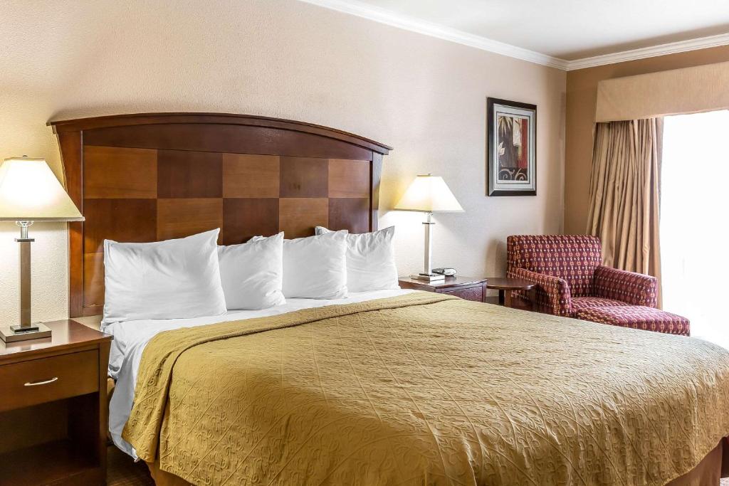 Voodi või voodid majutusasutuse Quality Inn near Hearst Castle toas