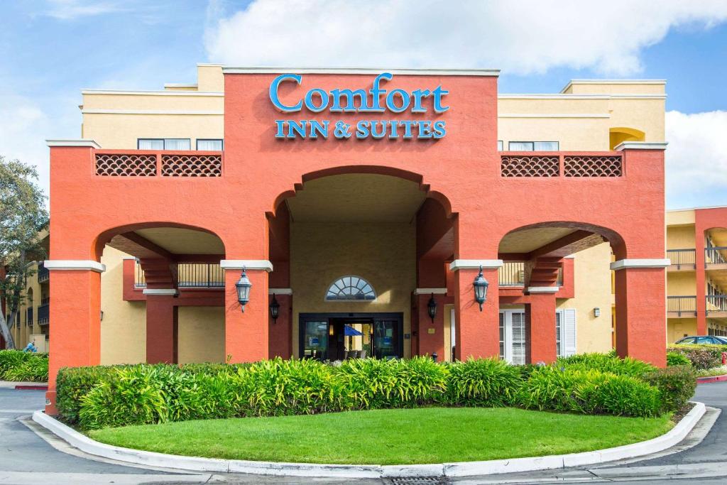 Comfort Inn & Suites San Francisco Airport North, South San Francisco –  Updated 2024 Prices