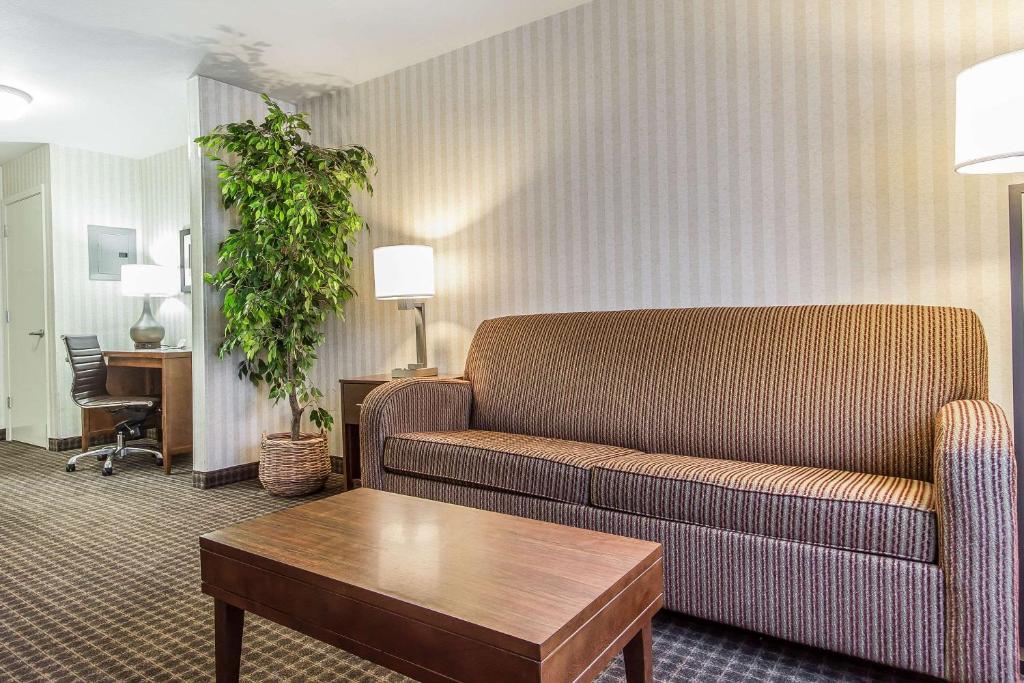 Quality Inn Half Moon Bay-Miramar Beach photo