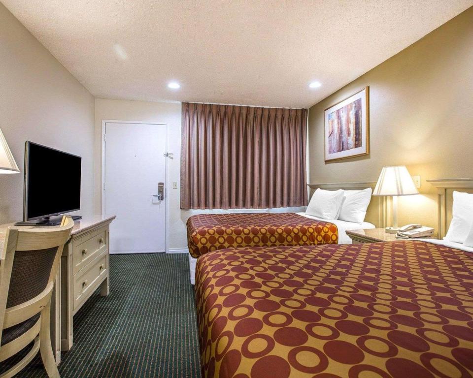 Rodeway Inn Santee San Diego East - Double Room With Two Double Beds - Non-Smoking